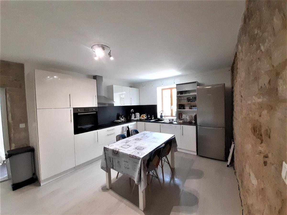 Appartement Nos jours heureux à Barjac  Extérieur photo