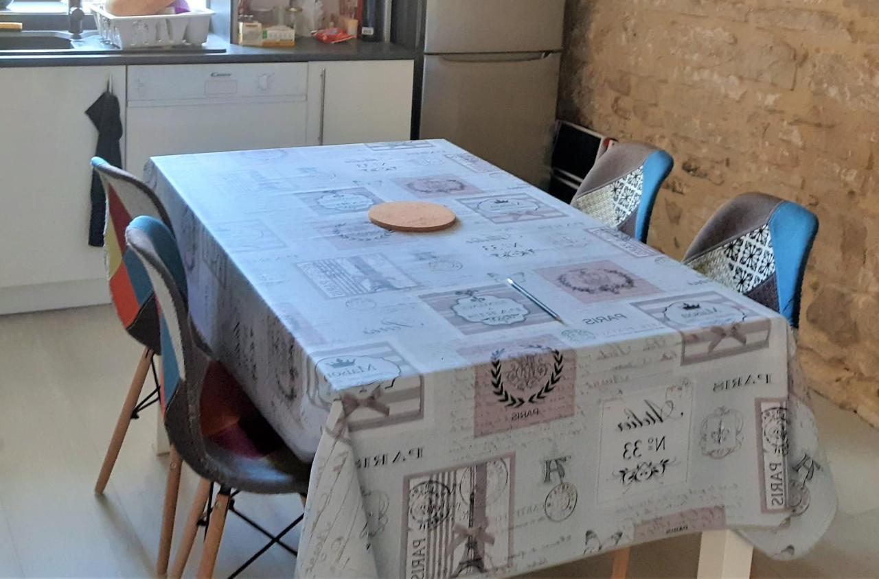 Appartement Nos jours heureux à Barjac  Extérieur photo