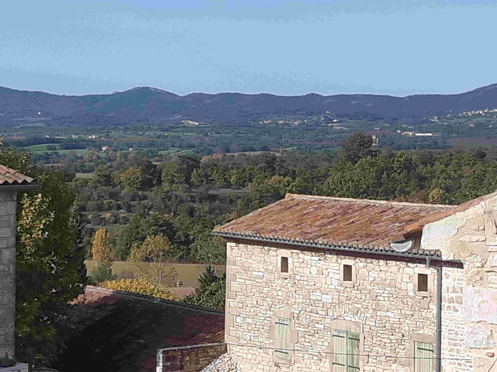 Appartement Nos jours heureux à Barjac  Extérieur photo
